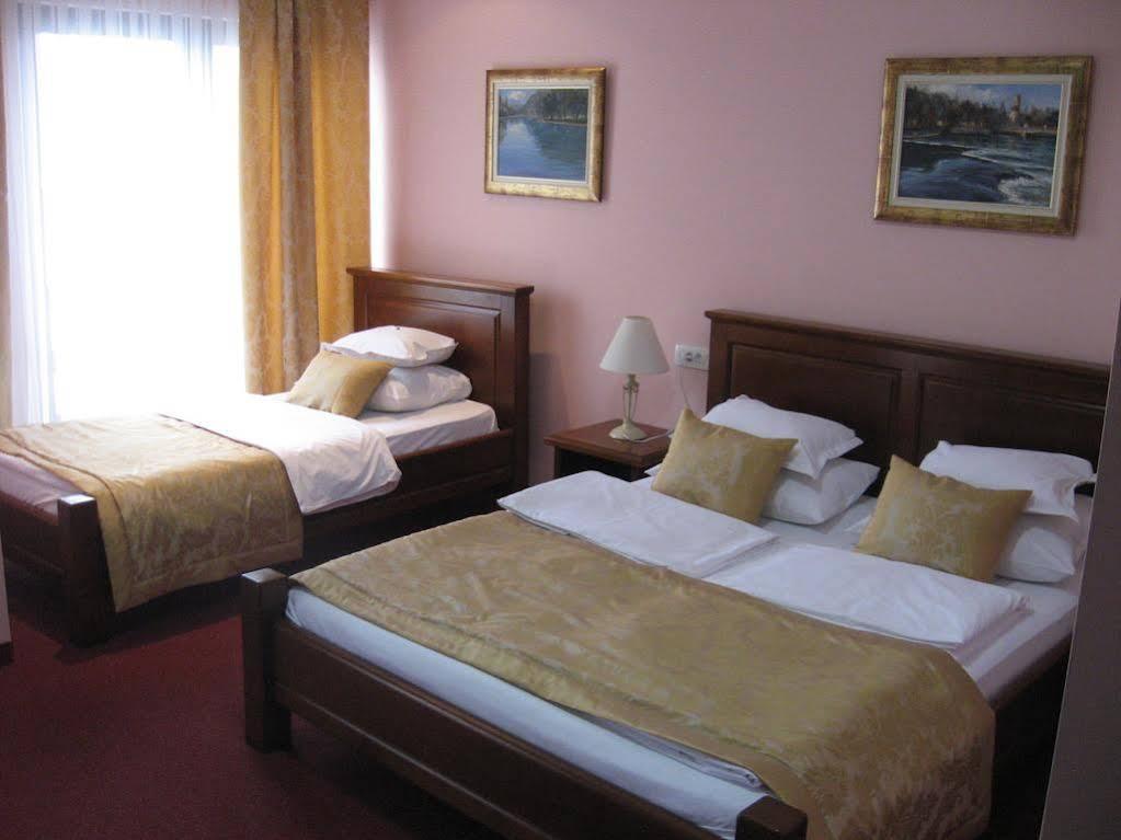 Hotel Opal Exclusive Бихач Экстерьер фото